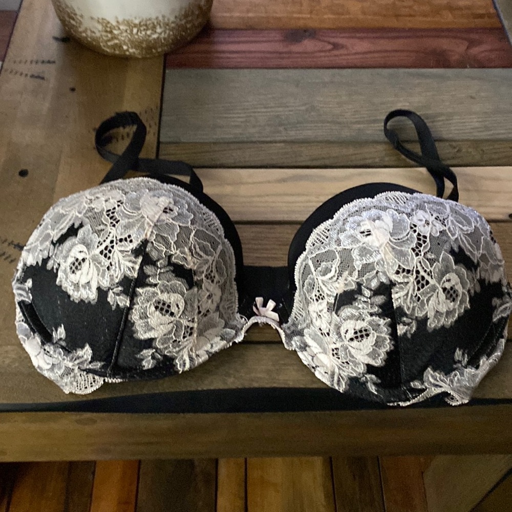 Gently used Victoria secrets push-up bra, 36c